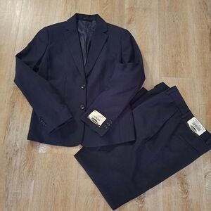 Edwards Classic Synergy Two-Piece Suit Navy Blue Women's Size 10 NWT